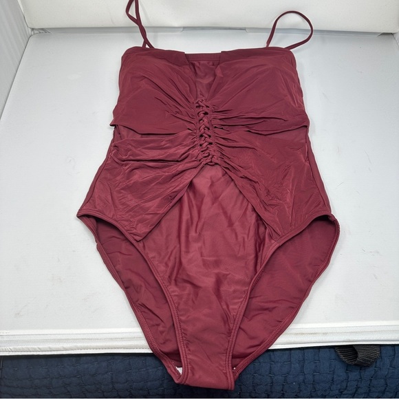 Venus Size 10 Merlot NWOT One Piece  Swimsuit Removable Straps Sexy Beach Cruise - Picture 5 of 10
